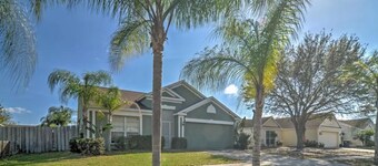 Apollo Beach Retreat Pet-Friendly 3BR w/ Private Heated Pool, Preserve & Beaches