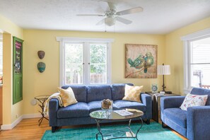 Televisión, reproductor de DVD y videoteca 