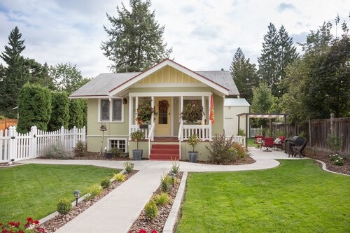 The Birdhouse - A charming cottage on the South Hill       