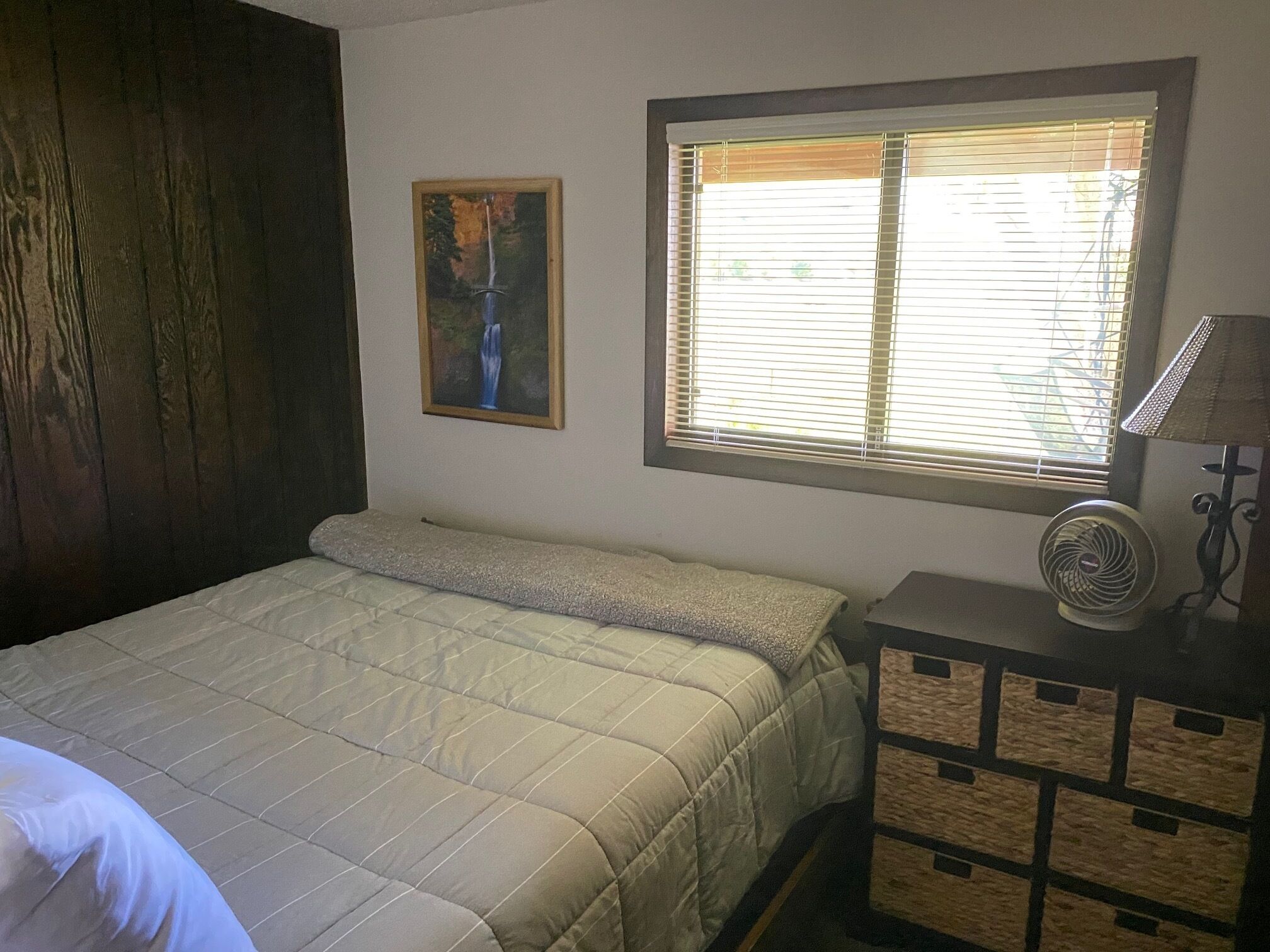 2 chambres, fer et planche à repasser, Wi-Fi gratuit, draps fournis