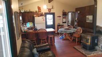 Smart TV, fireplace, DVD player, books