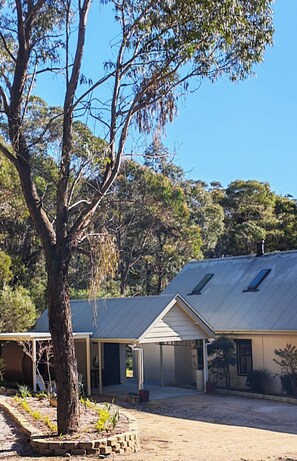 Exterior - Eagle’s Nest – A Luxury Escape in the Heart of the Blue Mountains (Blackheath)