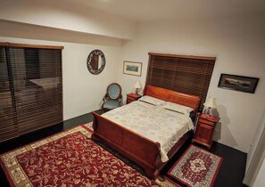 4 bedrooms, iron/ironing board, free WiFi, bed sheets - Eagle’s Nest – A Luxury Escape in the Heart of the Blue Mountains (Blackheath)