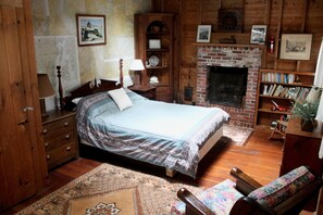 7 bedrooms, iron/ironing board, free WiFi, bed sheets