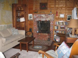 Foyer, livres, chaîne audio