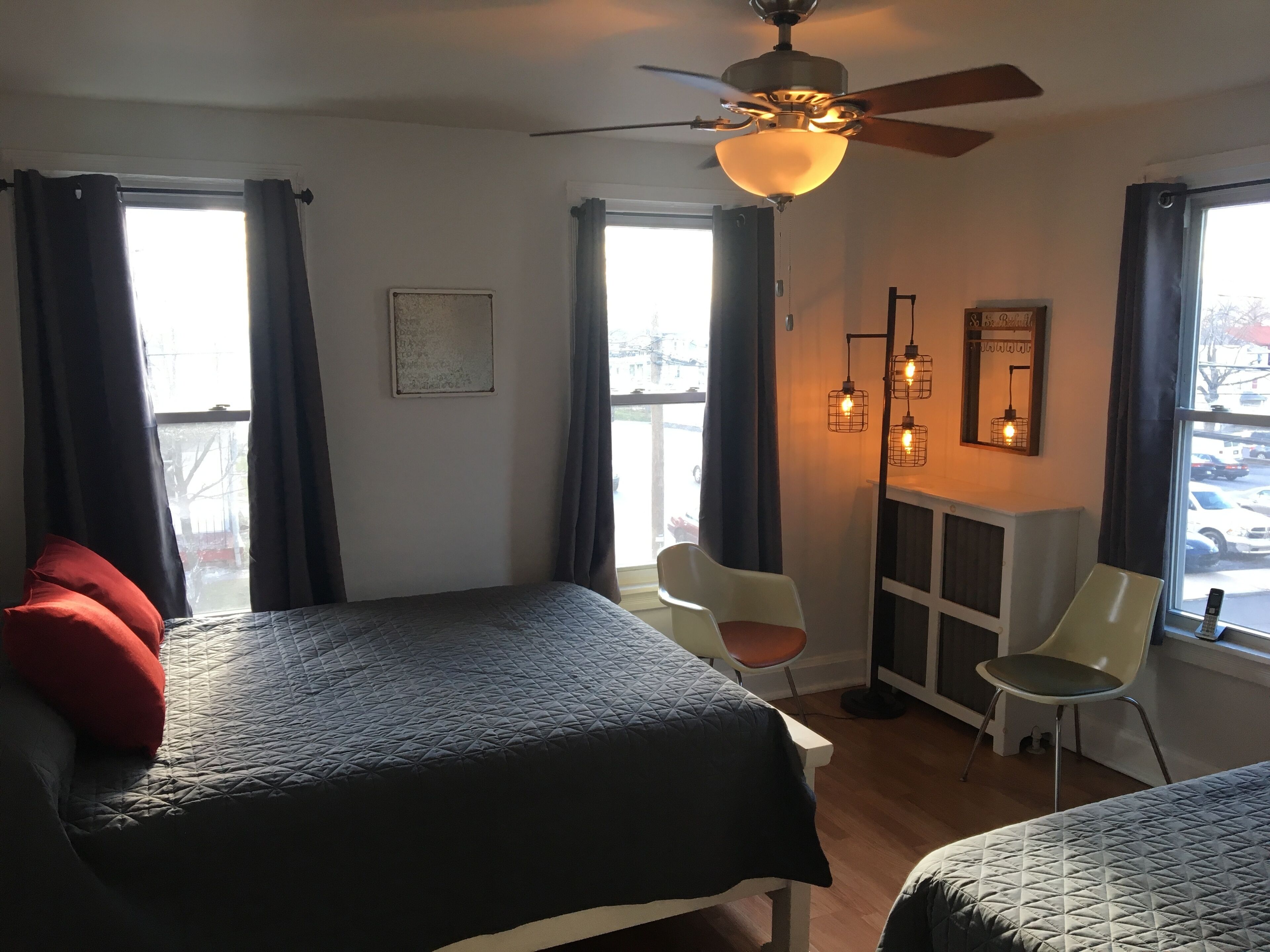Close to downtown Harrisburg Farm Show Hospitals & 22 min to Hersheypark