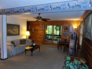 TV, video games, DVD player, books - 6BR Lake Access Home, Dock, HotTub, Pet-Friendly–30% Weekly Discount Exc. Summer (Swanton)