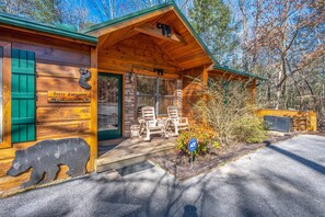Exterior - 1-bedroom comfy & cozy cabin just 5 minutes to The Island at Pigeon Forge (Pigeon Forge)