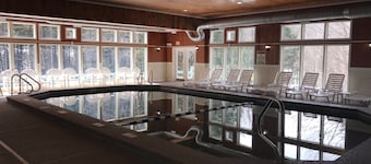2 Bedroom Plus Giant Loft Bedroom Resort Close to Ski, Storyland, Hiking & More!