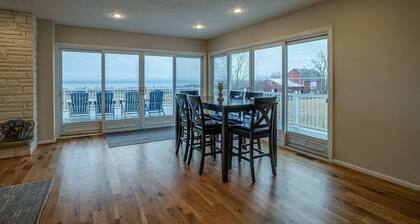 Panoramic lake view retreat with firepit! Centrally located on Wine Trail!