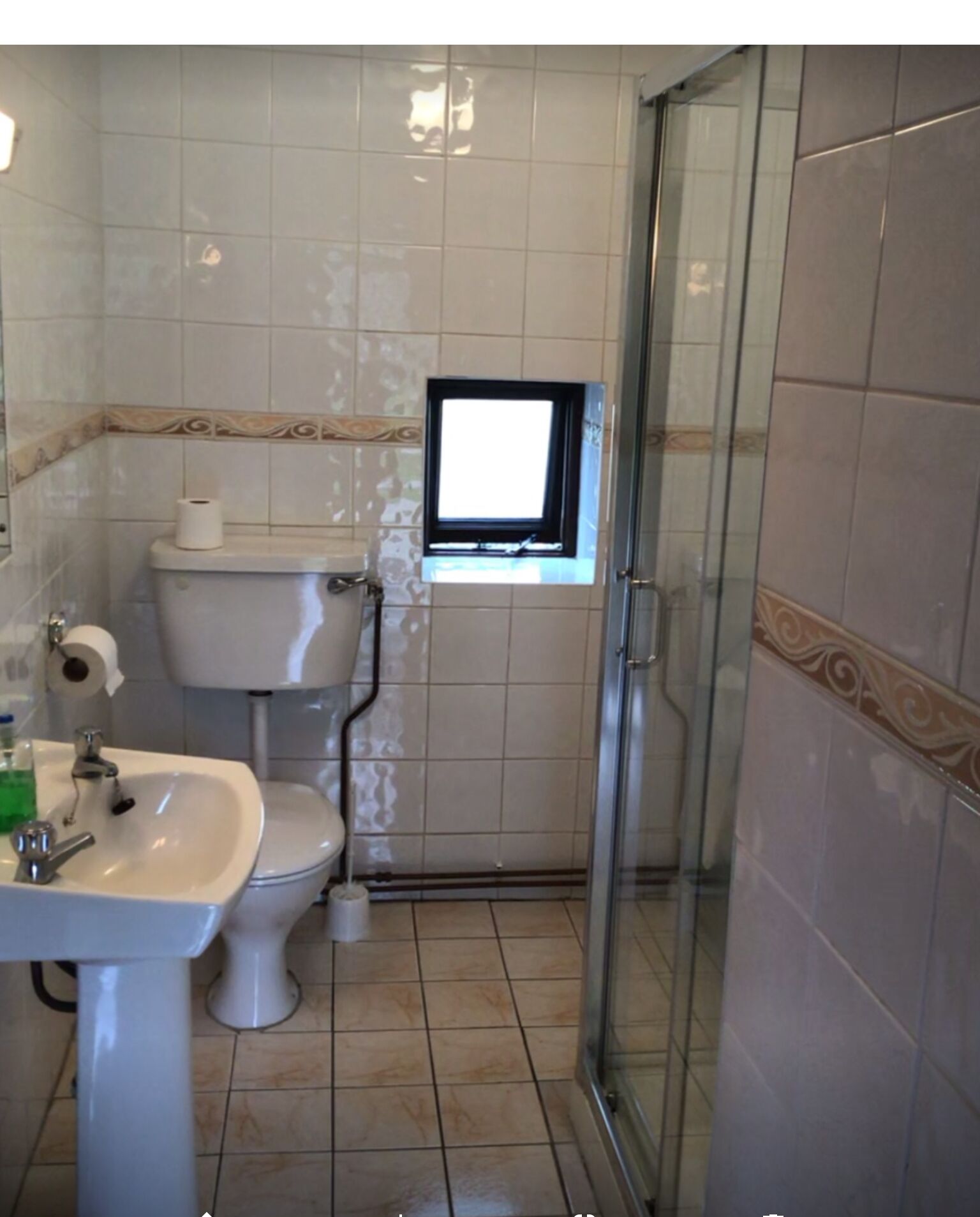 تجهيزات دش، مجففات شعر، مناشف، صابون