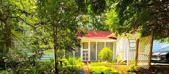 Secret Gardens Carriage House