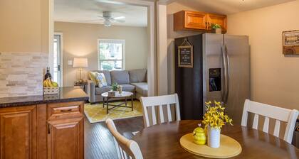 The Beehive - A charming cottage in the Perry District