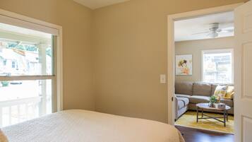 2 bedrooms, iron/ironing board, free WiFi, bed sheets