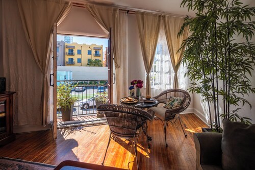 Balcony Studio, Historic & Highly Walkable nestled between High-End Residential