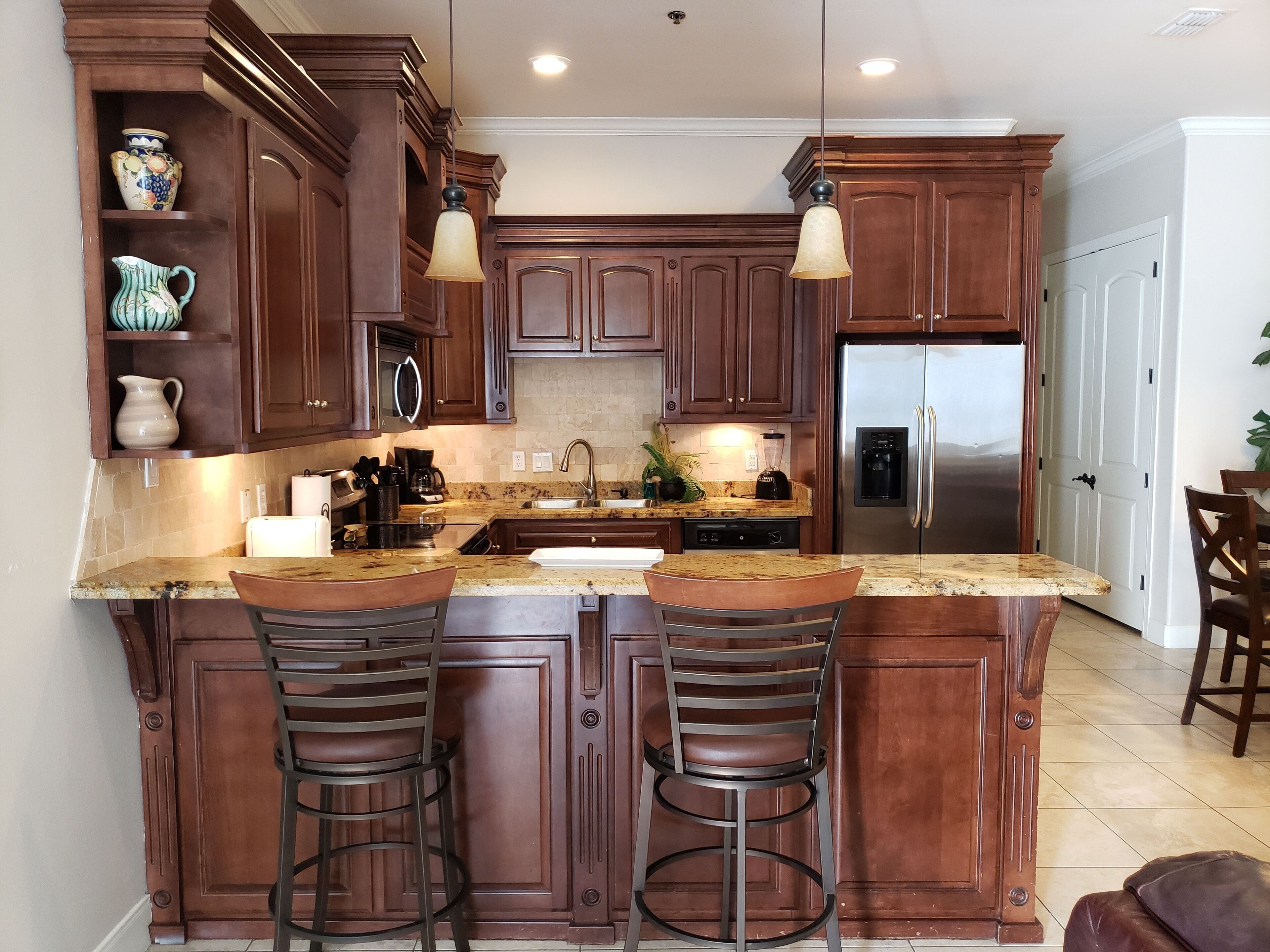 ثلاجة، ميكروويف، فرن، موقد طهي مسطح