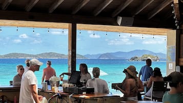 Bar (en el alojamiento)