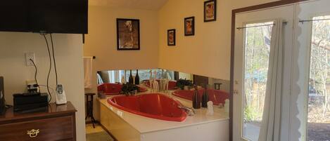 1 chambre, fer et planche à repasser, Wi-Fi gratuit, draps fournis