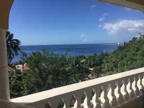 Property grounds - Modern Air Conditioned Home For Family and Adventure (Madrelle)