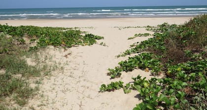 Vista a la playa! Exclusivo, privado, conveniente, cargado