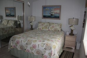 4 bedrooms, desk, iron/ironing board, WiFi