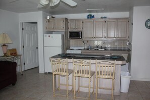 Fridge, microwave, oven, stovetop - Beautiful 4 Bedroom Home (South Padre Island)