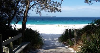 Treehouse, Vincentia - 5 min walk to the beach
