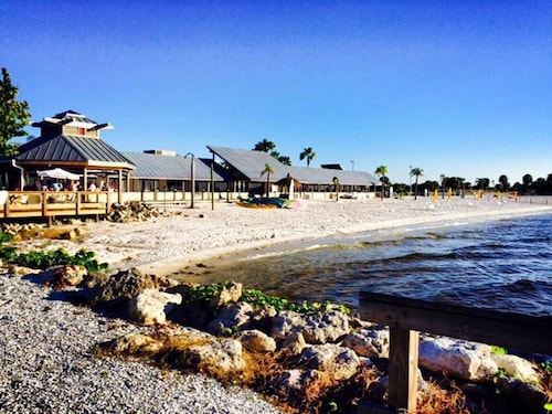  Luxury  Corner Waterfront on Tampabay with Canoe launch nearby