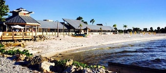 Coin de luxe sur le secteur riverain de Tampabay avec lancement de canoë à proximité