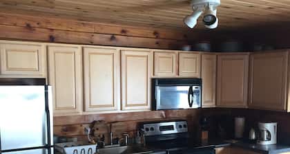 Charming Country Cottage Located On Cute Farm, Minutes From The Delaware River