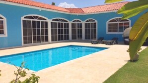 Exterior detail - Beautiful Villa in Residential Community (Sosúa)