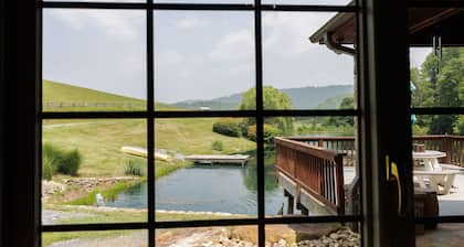 Tranquil And Secluded Cabin On 326 Acres With Mountain Views ~ AMAZING!