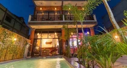 Private Suite Villa + Breakfast+Private Pool