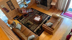 Smart-TV, peis, DVD-spiller og filmbibliotek