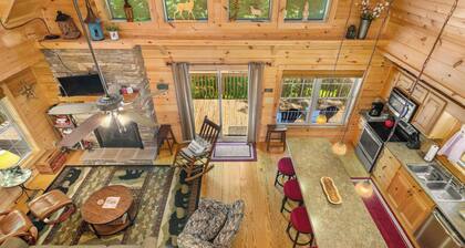 Pet-Friendly Cabin w/ Hot Tub & Ensuites