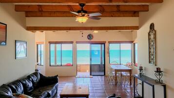 Bücher, Stereoanlage