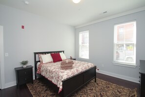 3 bedrooms, iron/ironing board, Internet, bed sheets
