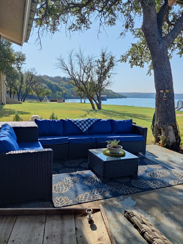 Private Cottage right on Possum Kingdom Lake on west side with dock