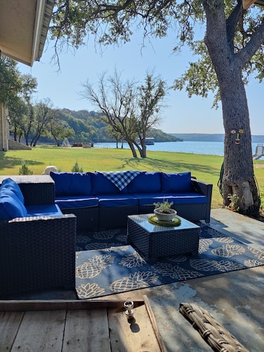 Private Cottage right on Possum Kingdom Lake on west side with dock