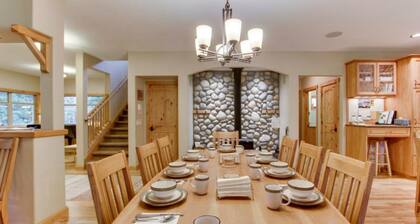 Slow Down & Rejuvenate! Hot Tub, Sauna & Trails at the Olympic Foothills Lodge