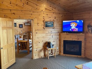 Interior - Facowie Lodge - (Loon Lodge), Premier Lodging near Crane Lake, MN (Orr)