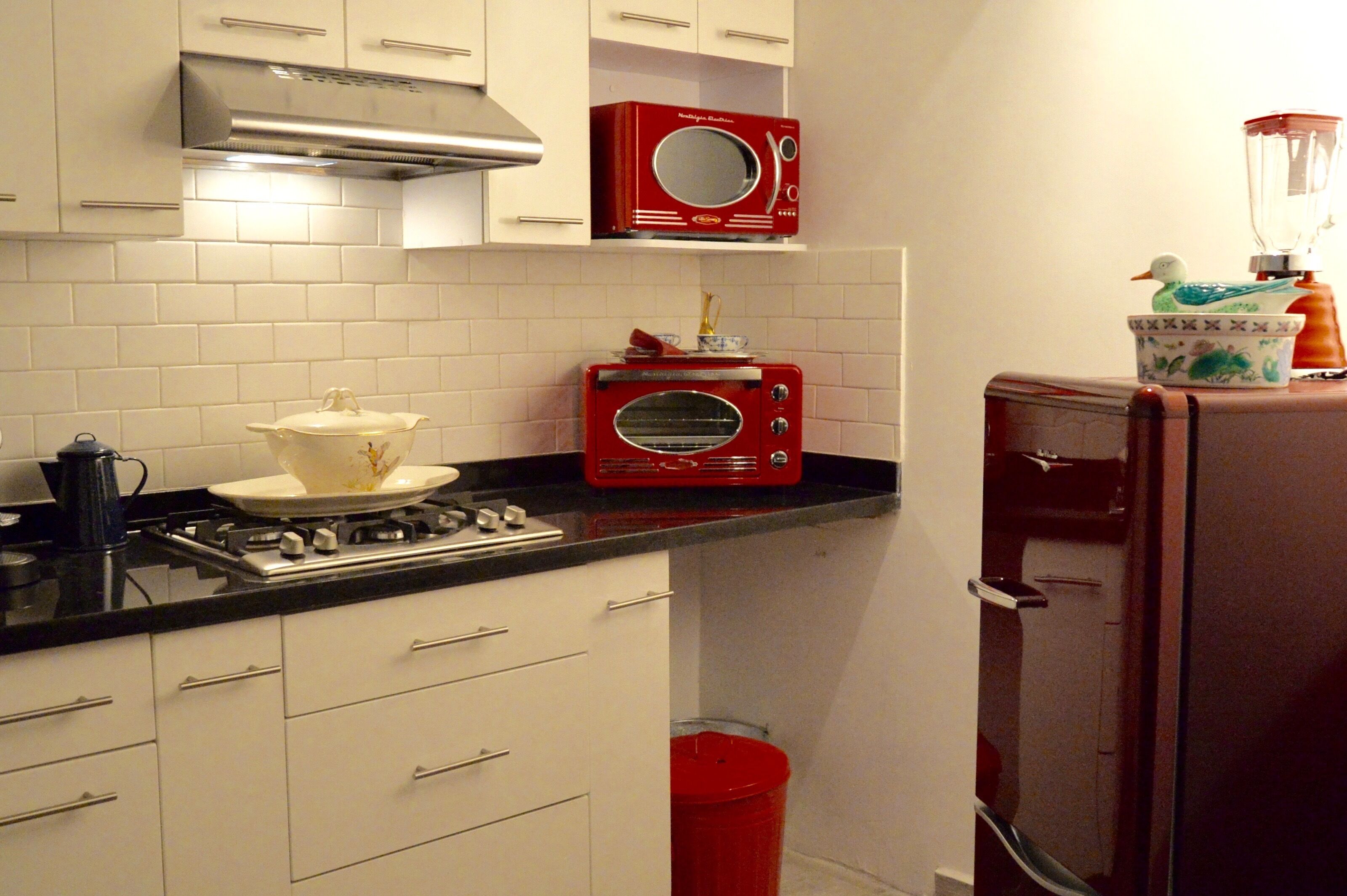 Refrigerador, microondas, horno, placa de cocina