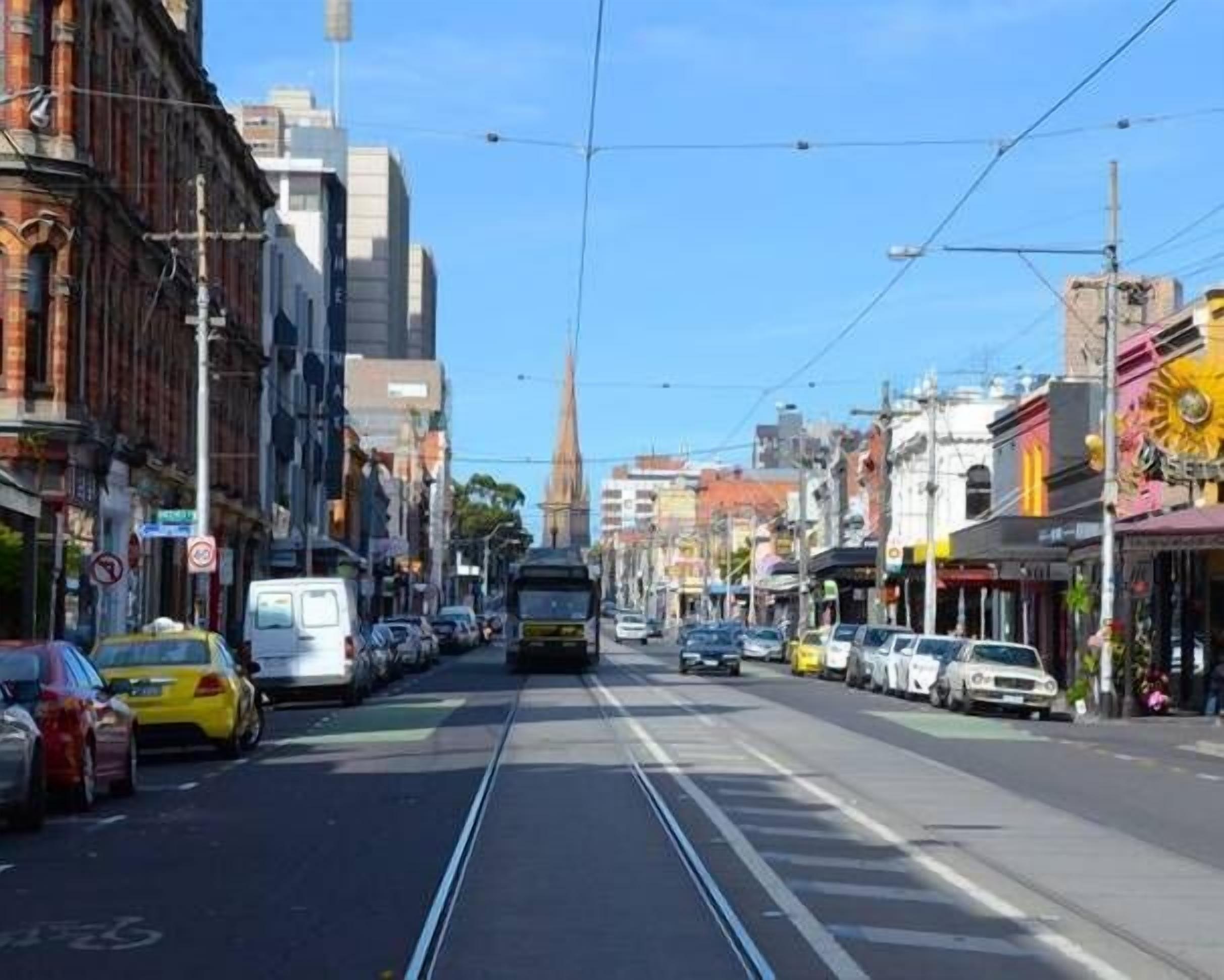 Fitzgeorge - spacious home in inner Fitzroy Melbourne perfect location — image 10