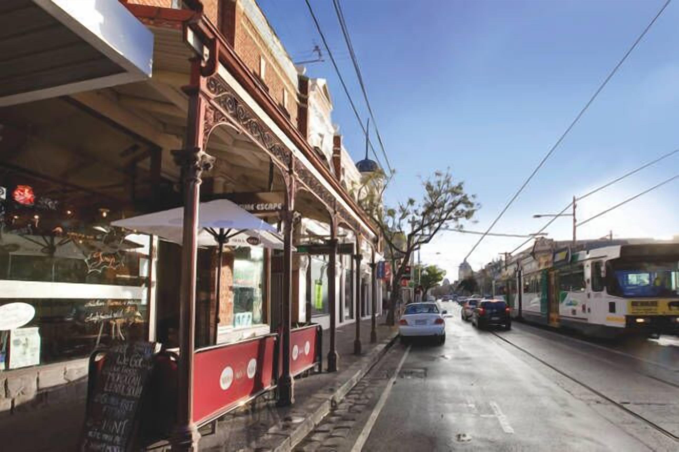 Fitzgeorge - spacious home in inner Fitzroy Melbourne perfect location — image 15