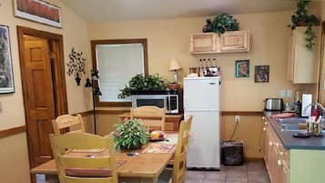 Fridge, microwave, coffee/tea maker, toaster
