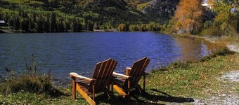 ADORABLE  CABIN WITH AMAZING MOUNTAIN VIEWS CLOSE TO GORE MT