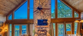 Bald Eagle Lodge with `EPIC` Long Range | Mountain Views | Hot-Tub|Pets OK