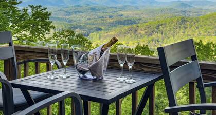 Bald Eagle Lodge with `EPIC` Long Range | Mountain Views | Hot-Tub|Pets OK