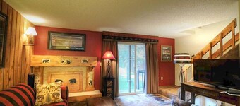 Very nice Condominium in an excellent location!