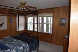 4 Schlafzimmer, Bügeleisen/Bügelbrett, kostenloses WLAN, Bettwäsche